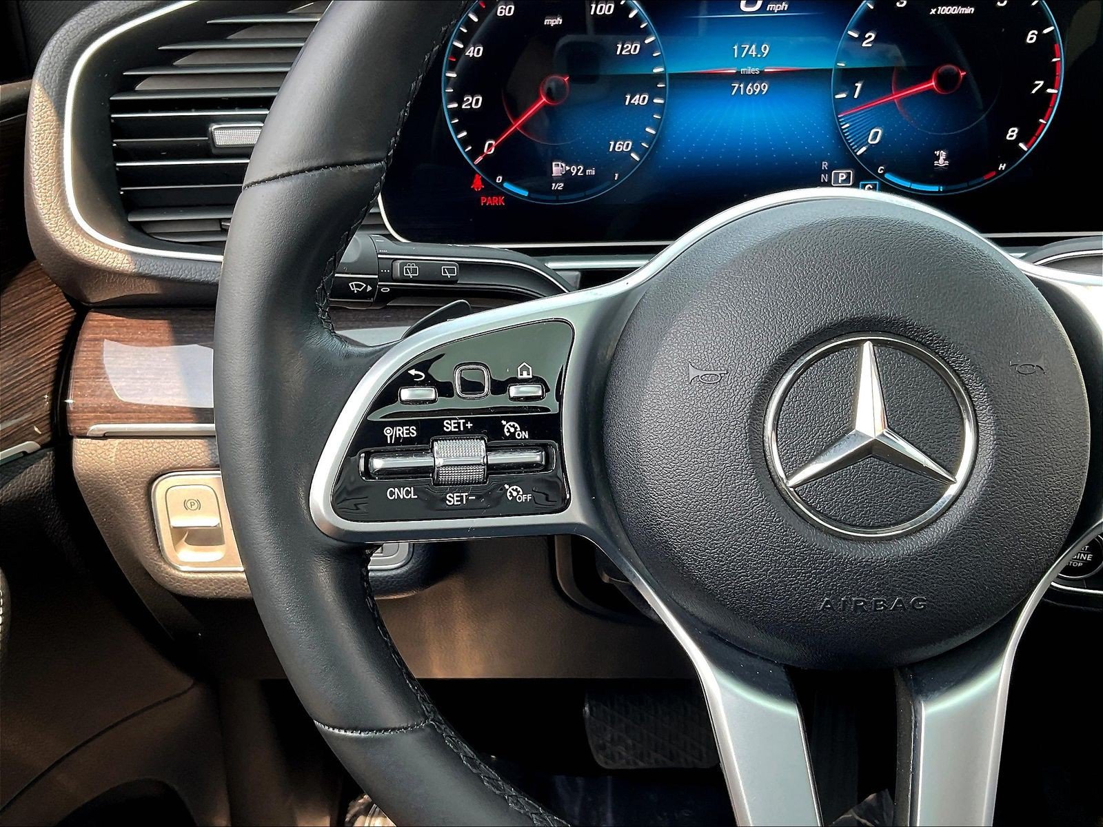 Used 2020 Mercedes-Benz GLE 350 4MATIC image 11