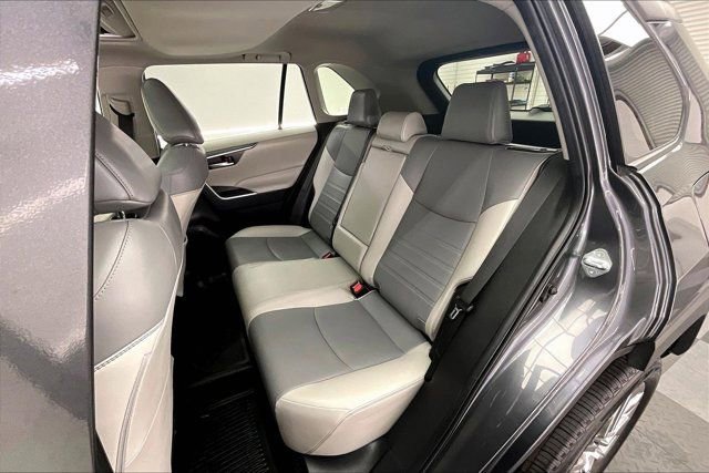 Used 2019 Toyota RAV4 XLE Premium w/ Cold Weather Package FWD image 20