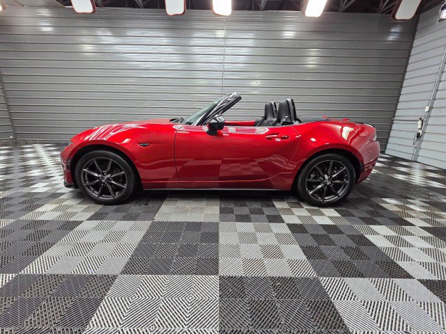 Used 2016 MAZDA MX-5 Miata Club RWD image 9