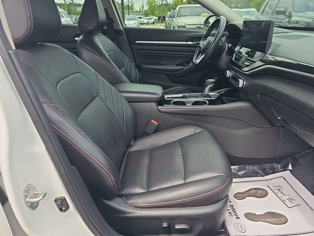 Used 2023 Nissan Altima 2.5 SR w/ SR Premium Package FWD image 14