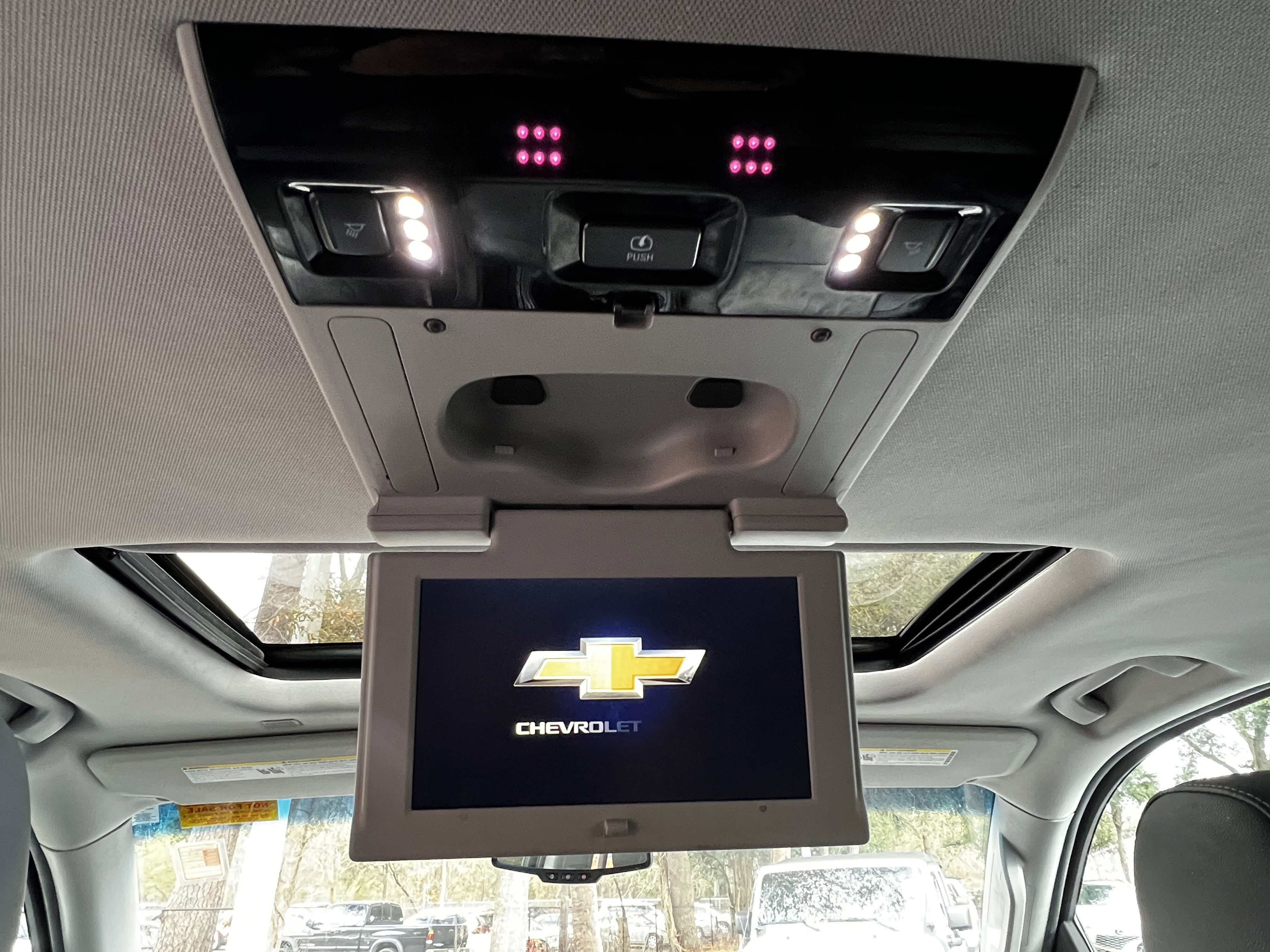 Used 2018 Chevrolet Suburban LT image 41