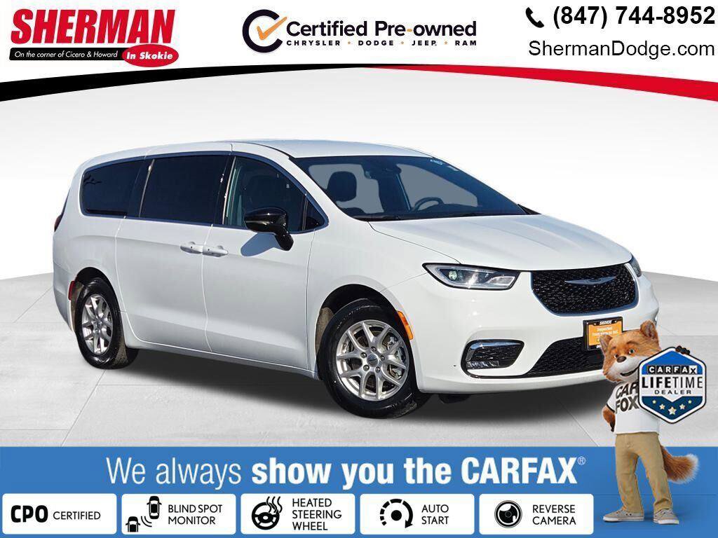 Used 2025 Chrysler Pacifica Select FWD image 1