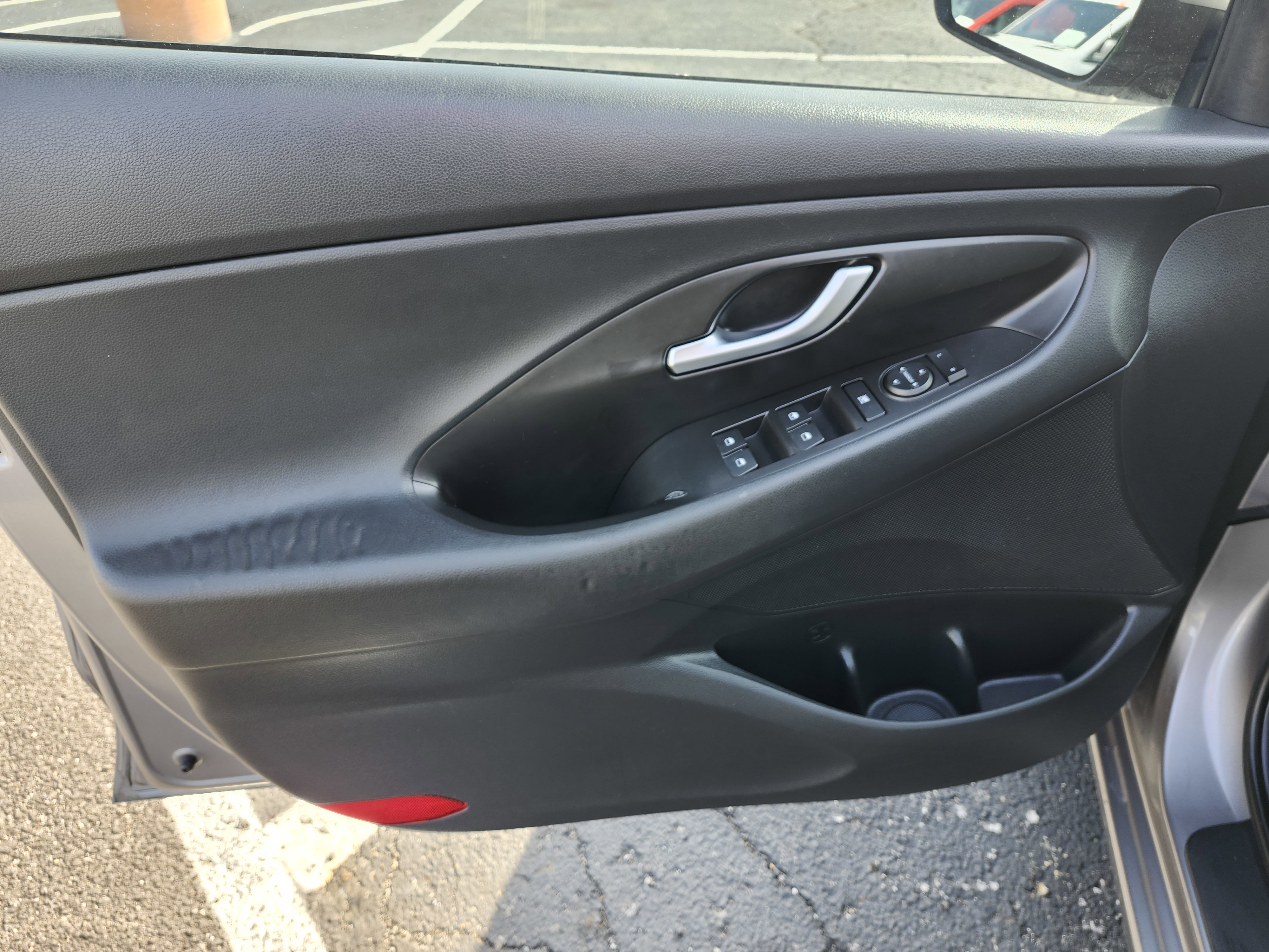Used 2020 Hyundai Elantra GT FWD image 17