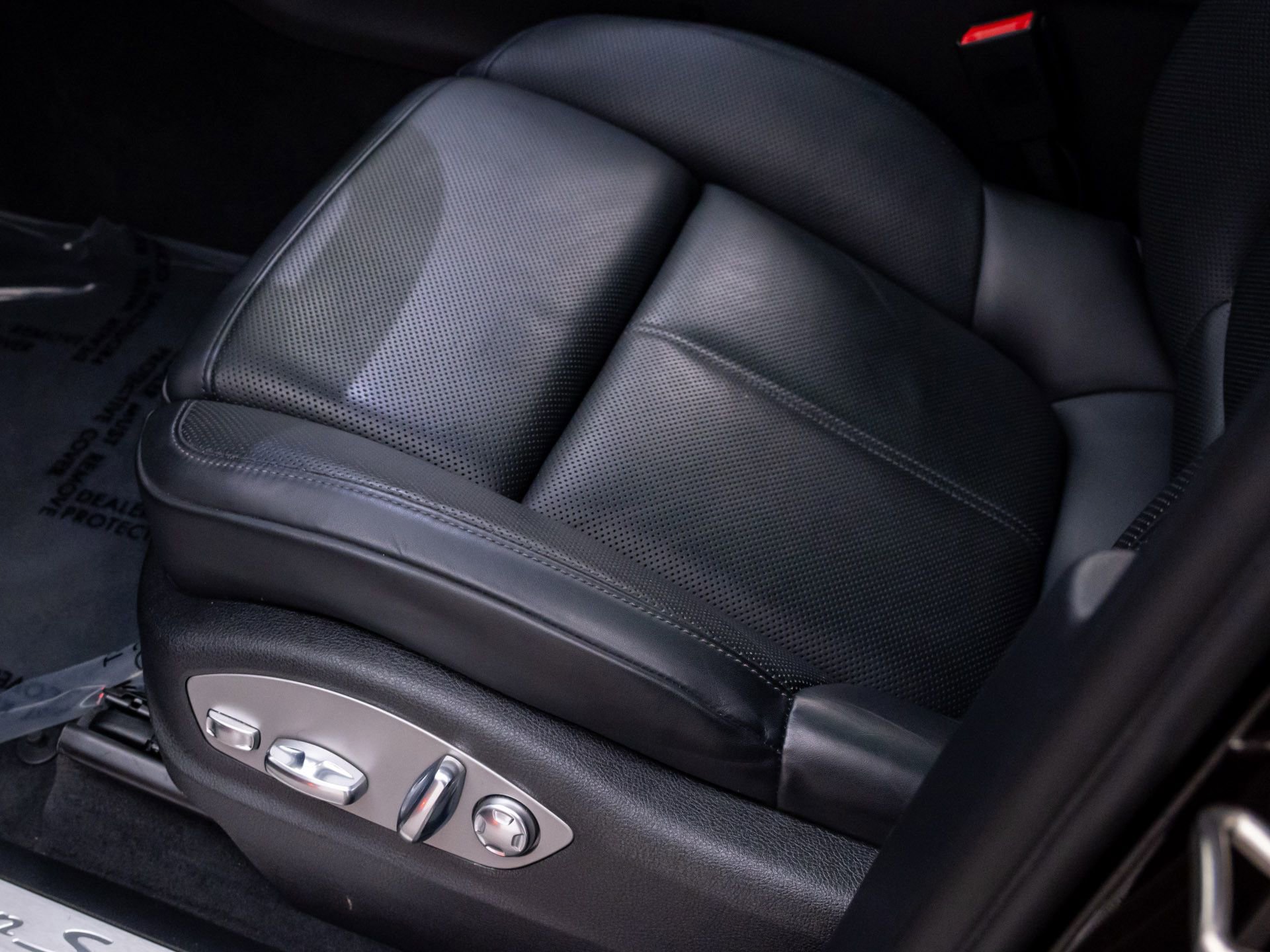 Certified 2023 Porsche Macan S AWD/4WD image 16