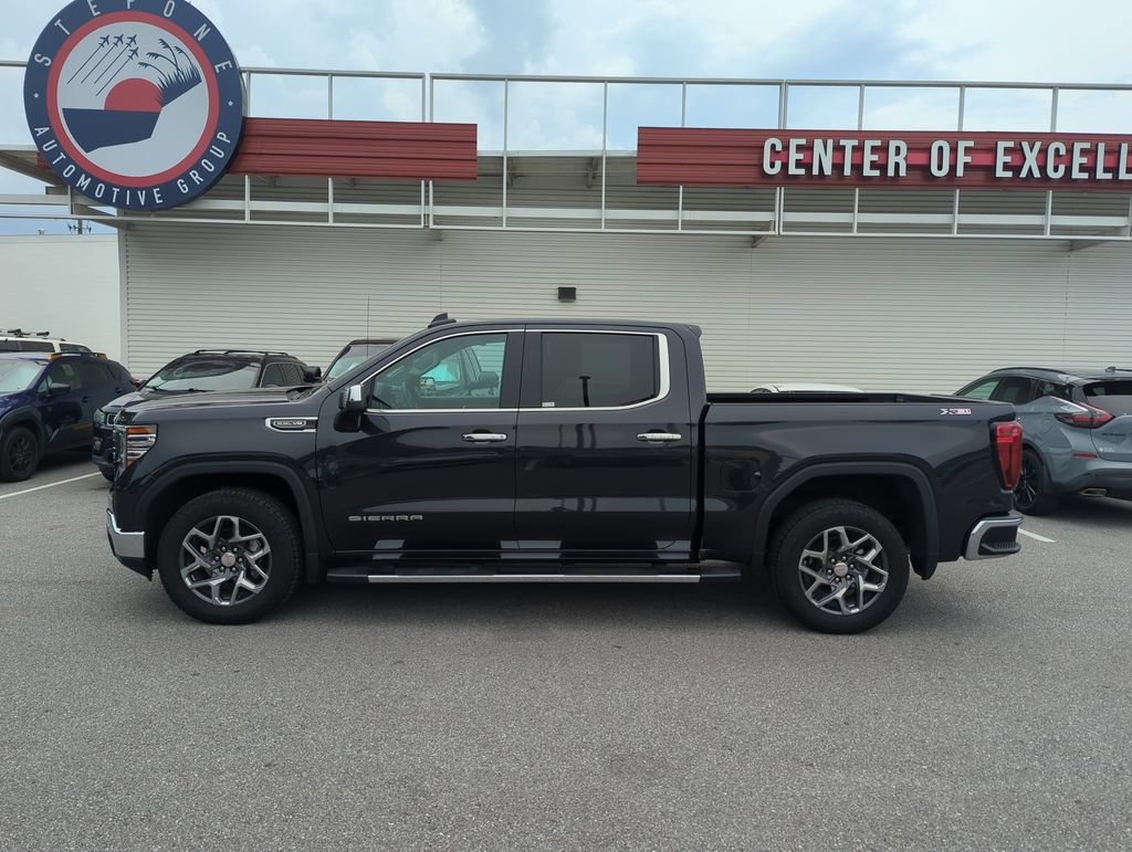 Used 2024 GMC Sierra 1500 SLT w/ SLT Premium Plus Package AWD/4WD image 3