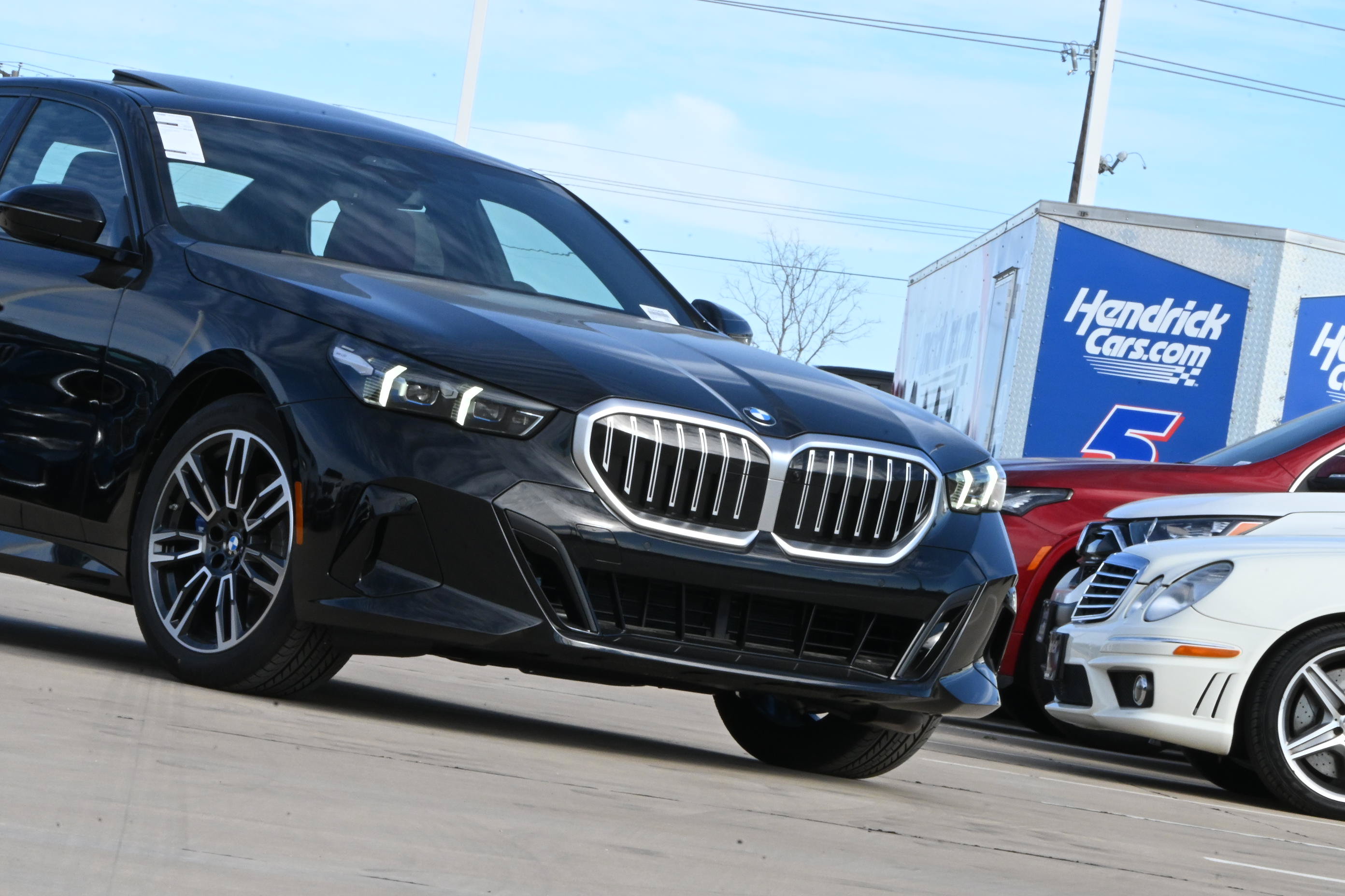 Used 2026 BMW 530i w/ M Sport Package RWD image 3