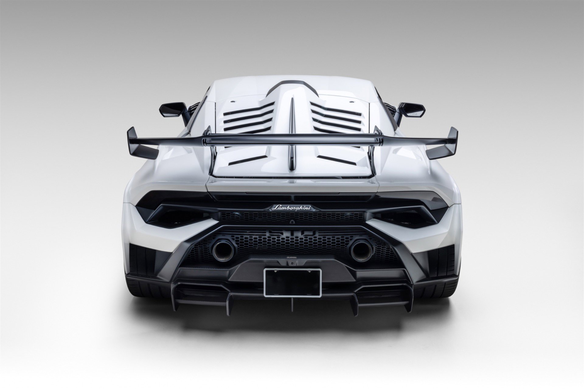 Used 2022 Lamborghini Huracan STO image 8