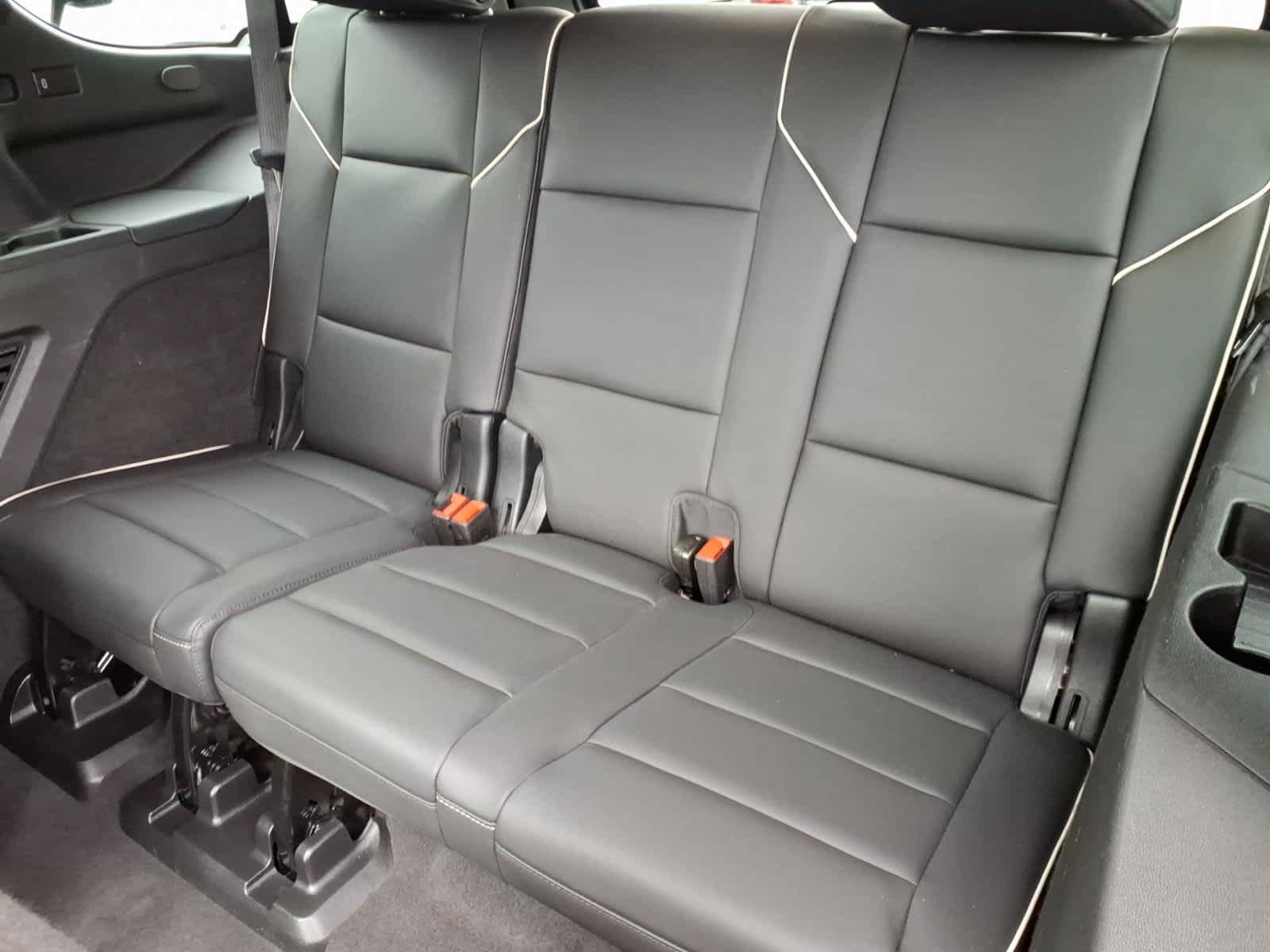 Used 2024 Cadillac Escalade Premium Luxury w/ Performance Package AWD/4WD image 13