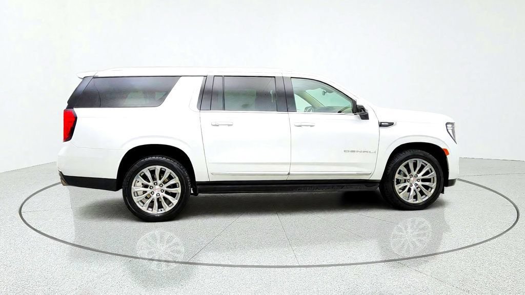 Used 2022 GMC Yukon XL Denali AWD/4WD image 4