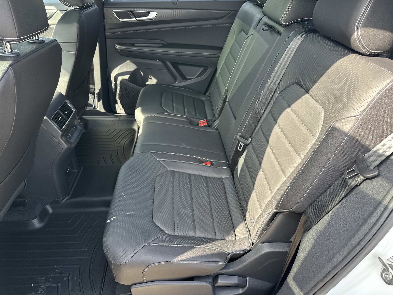 New 2026 Volkswagen Atlas Cross Sport SEL R-Line image 12