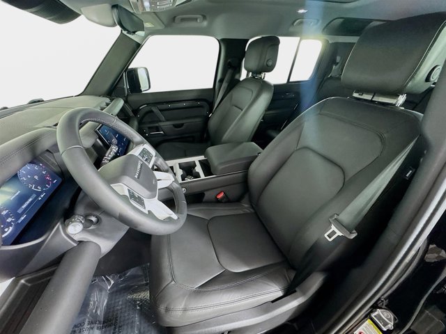 Certified 2025 Land Rover Defender 110 X-Dynamic SE AWD/4WD image 11