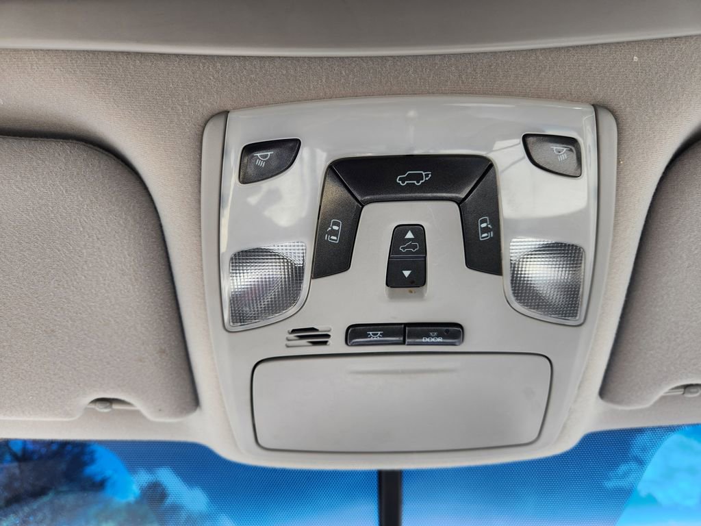 Used 2013 Toyota Sienna XLE w/ Entertainment Pkg image 33