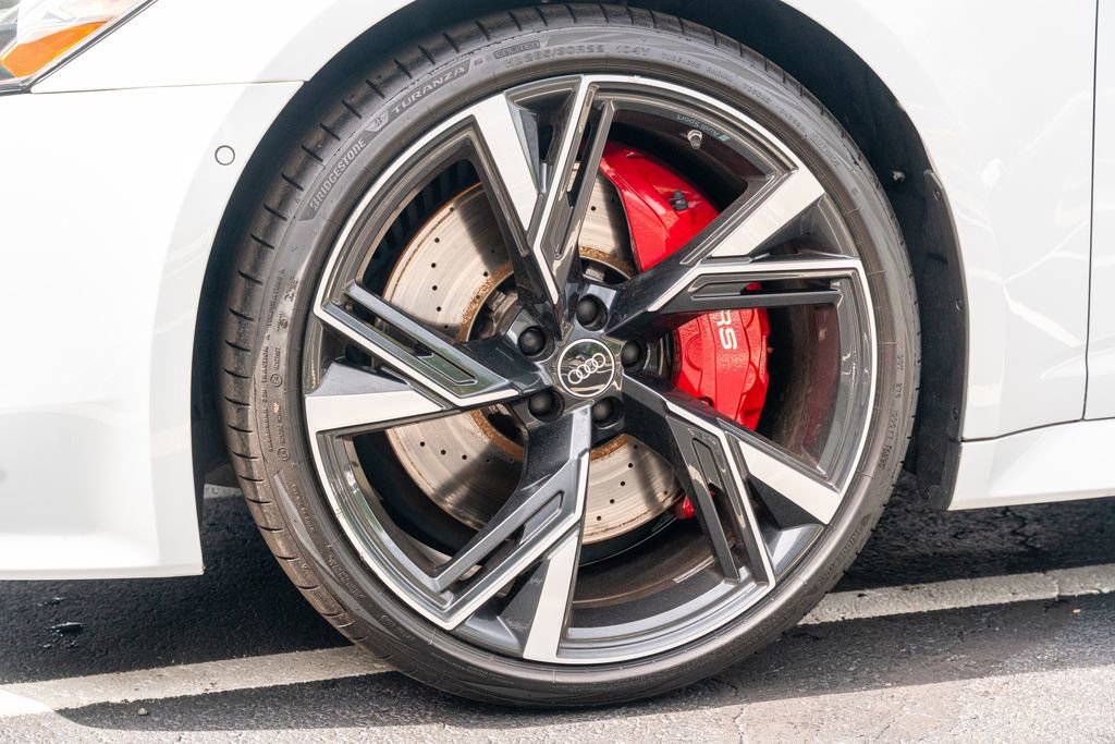 Used 2021 Audi RS 6 w/ Carbon Optic Package AWD/4WD image 26
