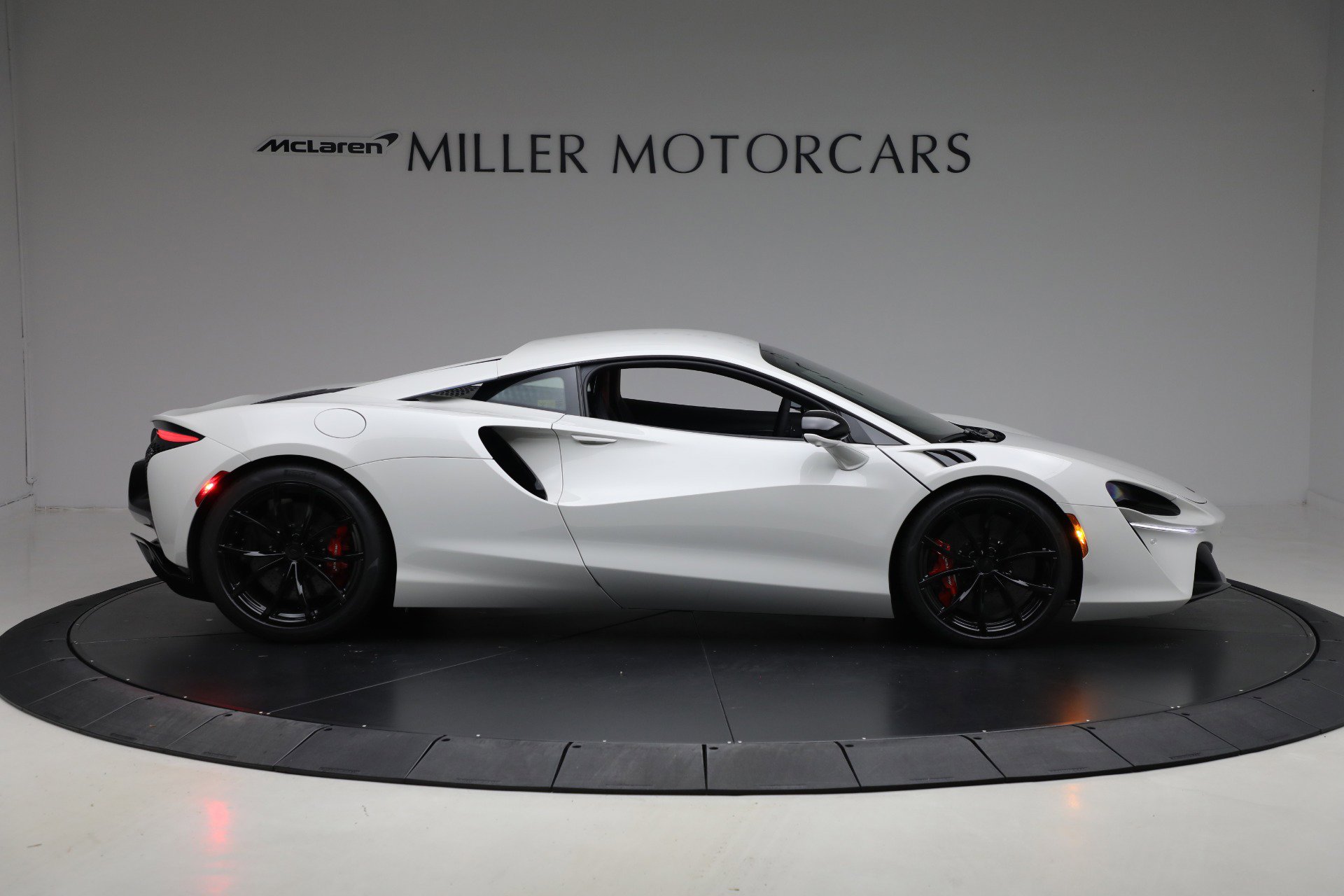 New 2026 McLaren Artura image 9