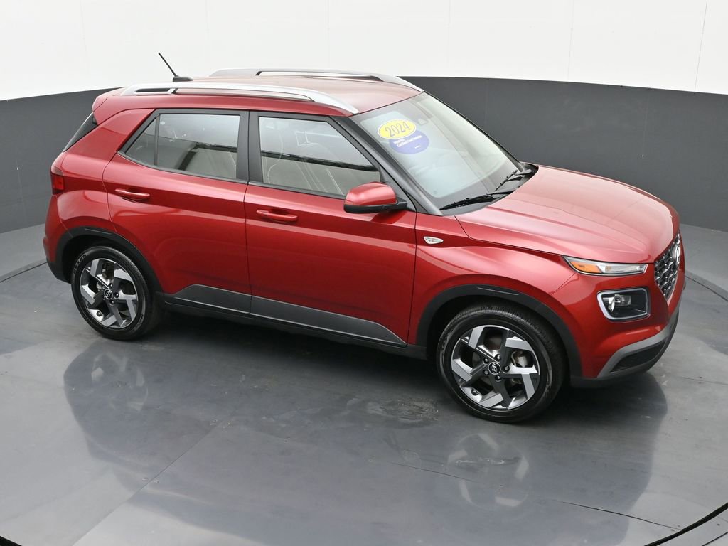 Used 2024 Hyundai Venue Limited image 35