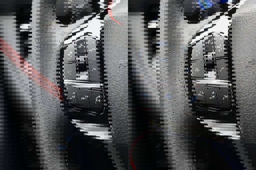 Used 2025 Ford Explorer ST image 23