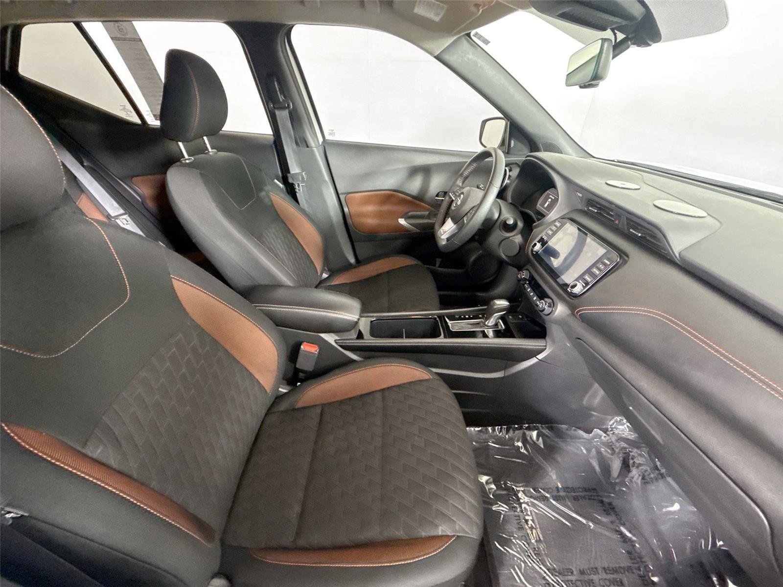 Used 2021 Nissan Kicks SR w/ Interior Electronics Package image 37