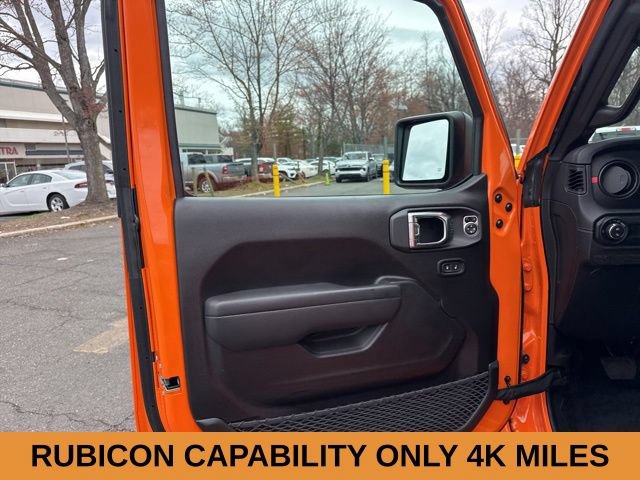 Used 2025 Jeep Gladiator Rubicon w/ Technology Group AWD/4WD image 40