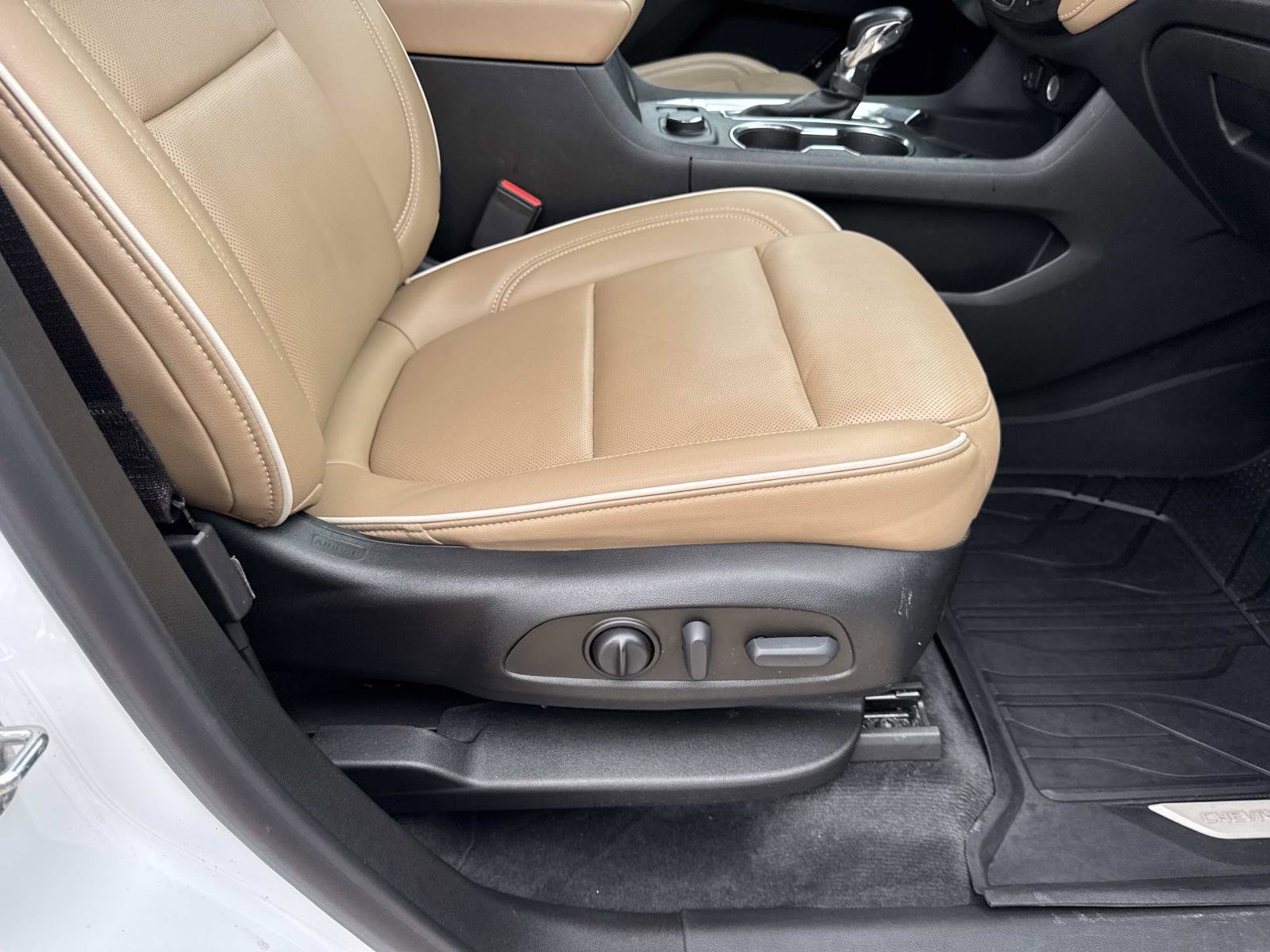 Used 2022 Chevrolet Traverse Premier w/ LPO, Floor Liner Package FWD image 11