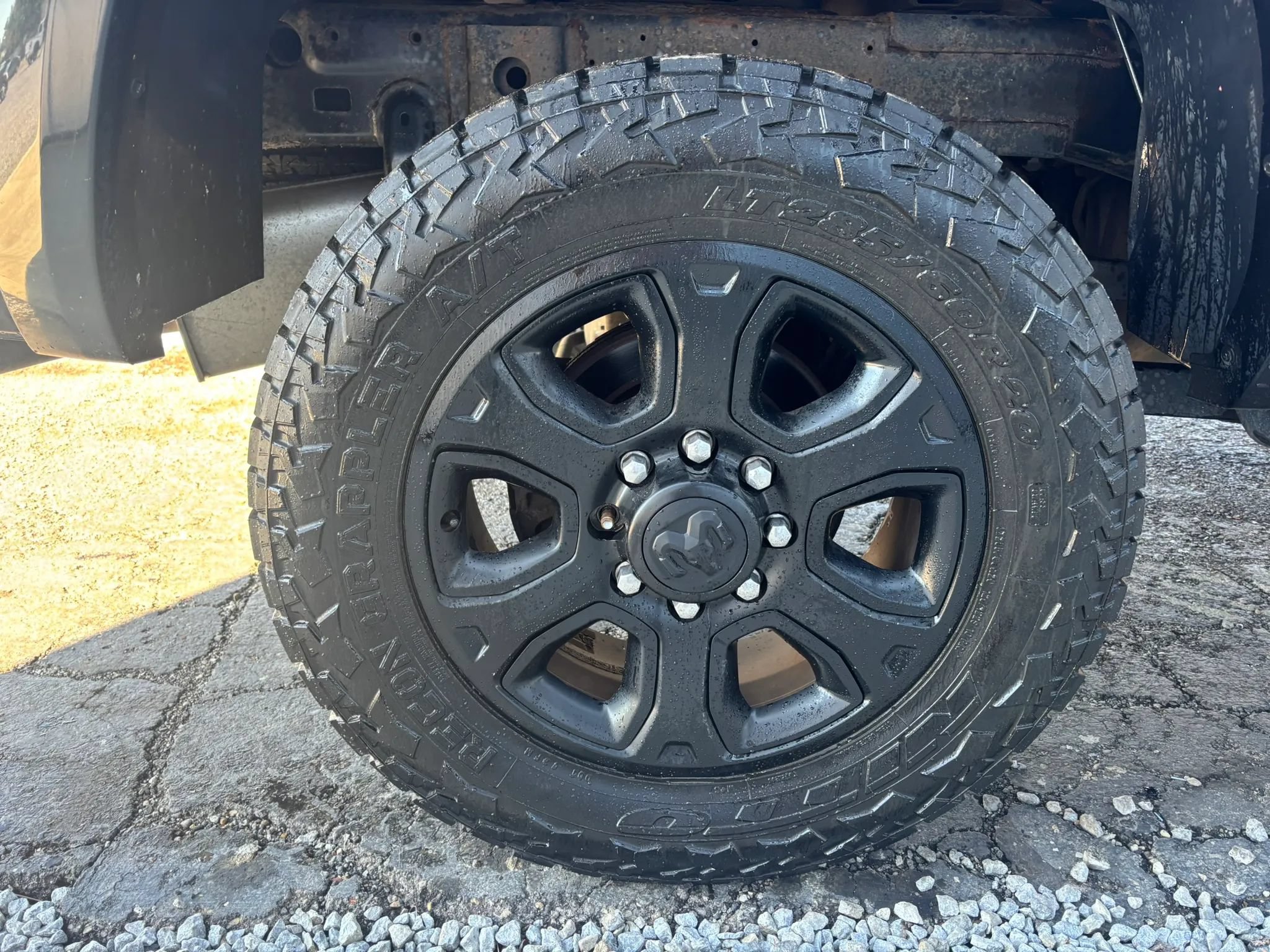 Used 2018 RAM 2500 Laramie w/ Snow Chief Group AWD/4WD image 6