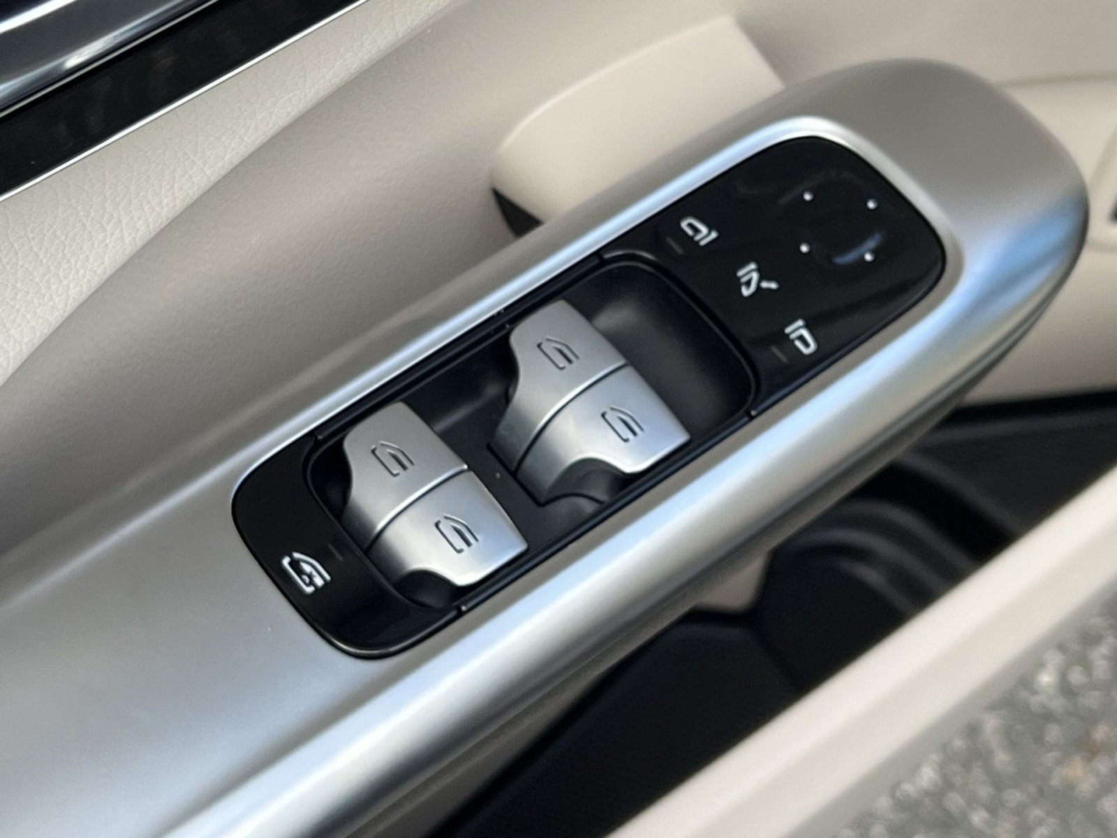 Certified 2023 Mercedes-Benz C 300 4MATIC Sedan image 20