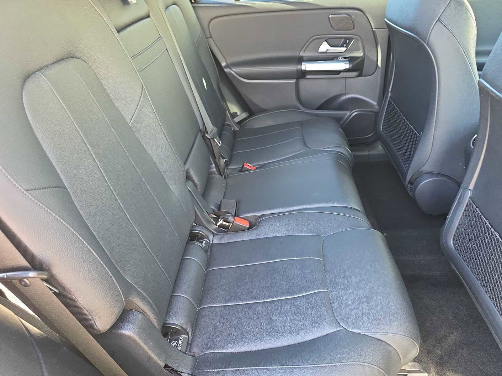 Used 2022 Mercedes-Benz EQB 300 4MATIC w/ Exclusive Package image 17