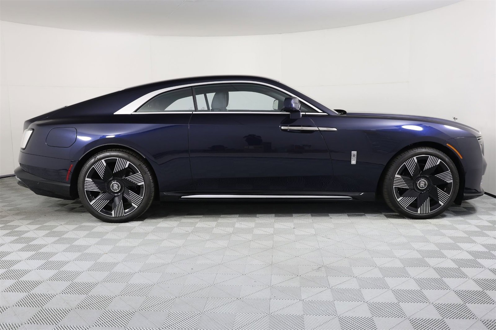 Used 2024 Rolls-Royce Spectre w/ Spectre Launch Package image 8