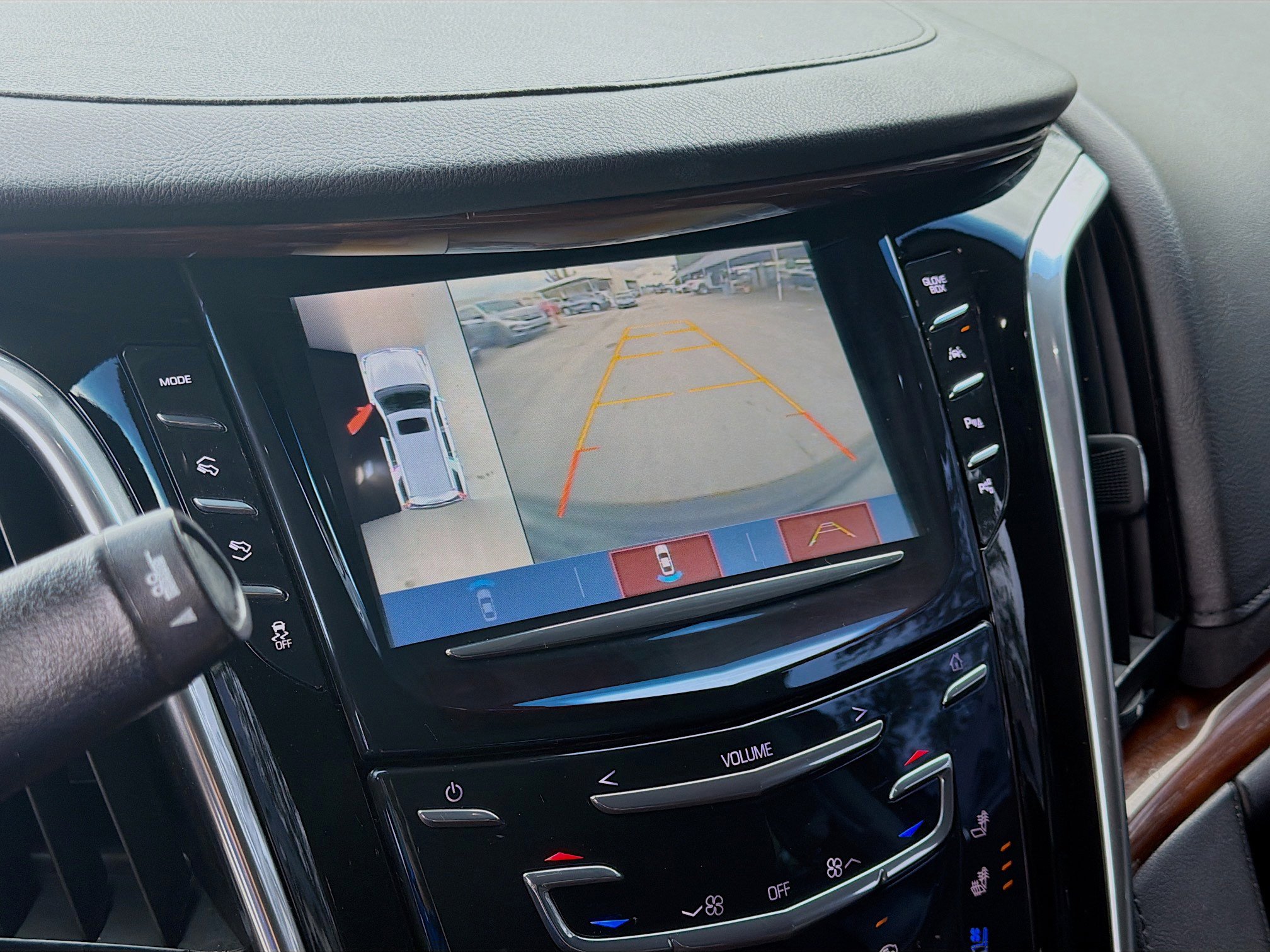 Used 2018 Cadillac Escalade Premium Luxury image 12