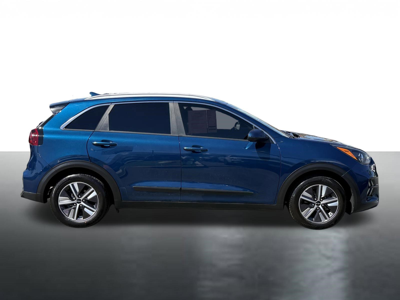 Used 2022 Kia Niro LXS image 9