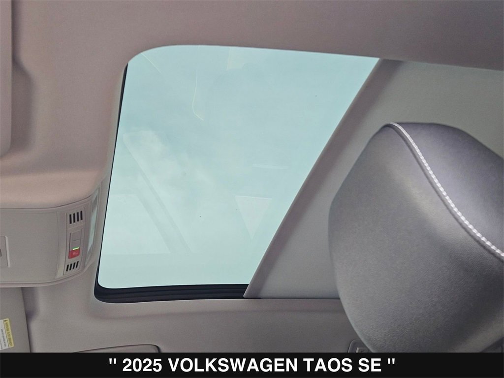 Used 2025 Volkswagen Taos SE image 38