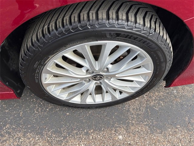 Used 2020 Toyota Camry XLE image 19