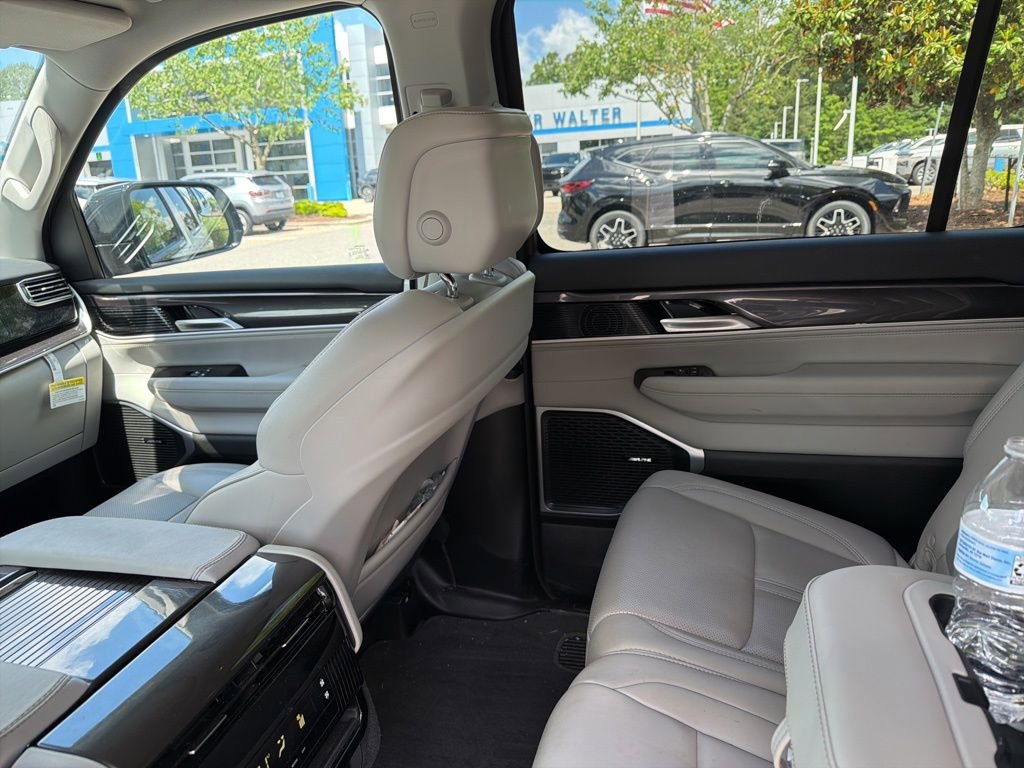 Used 2024 Jeep Wagoneer 2WD w/ Premium Group I image 12