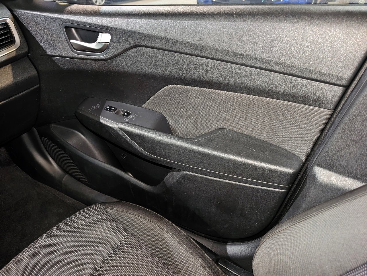 Used 2020 Hyundai Accent SE image 35