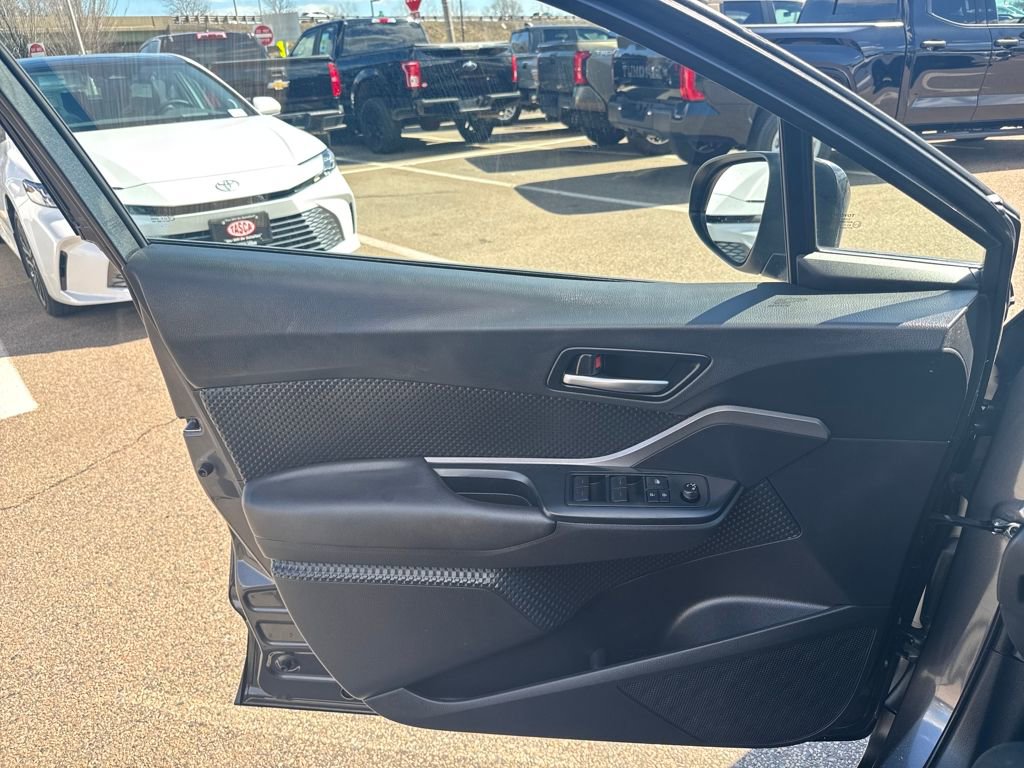 Used 2021 Toyota C-HR LE image 30