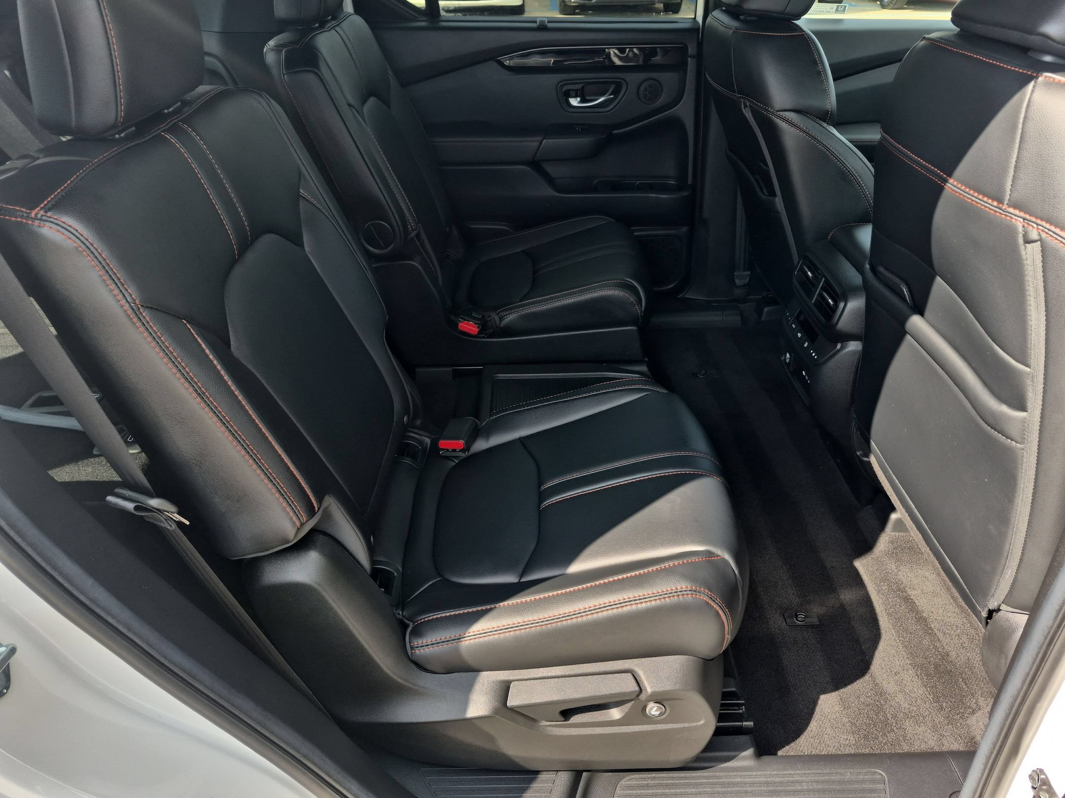 Certified 2025 Honda Pilot TrailSport image 30
