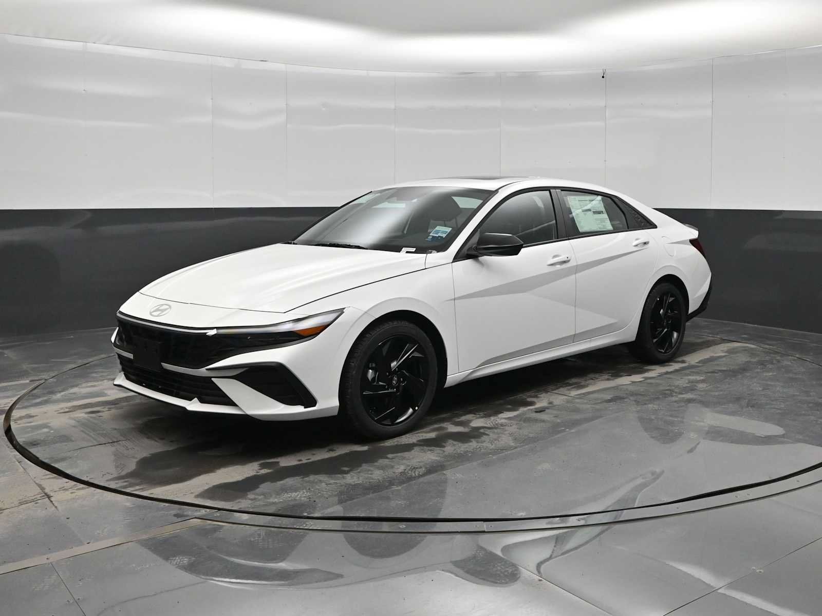 New 2026 Hyundai Elantra SEL Sport FWD image 1