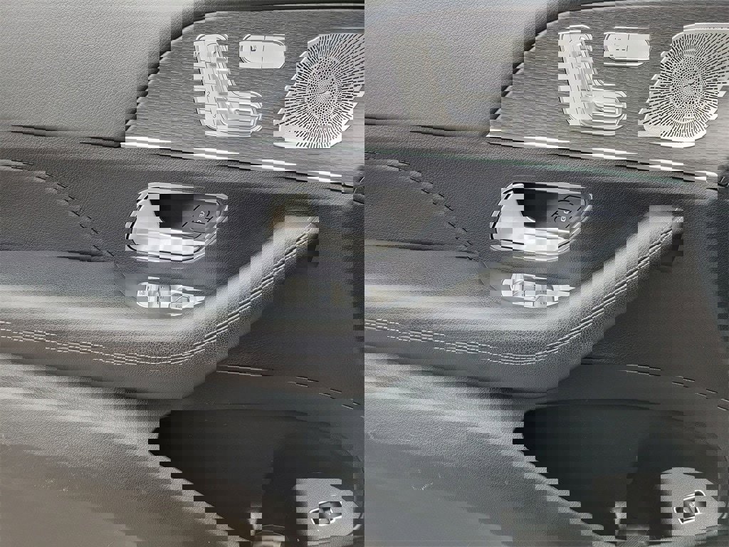 Used 2022 Mercedes-Benz GLE 350 4MATIC w/ Premium Package image 15