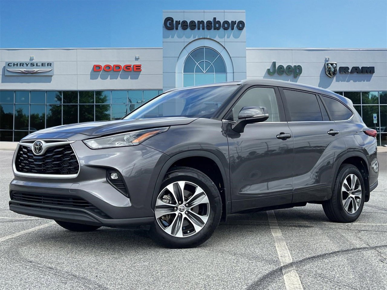Used 2023 Toyota Highlander L