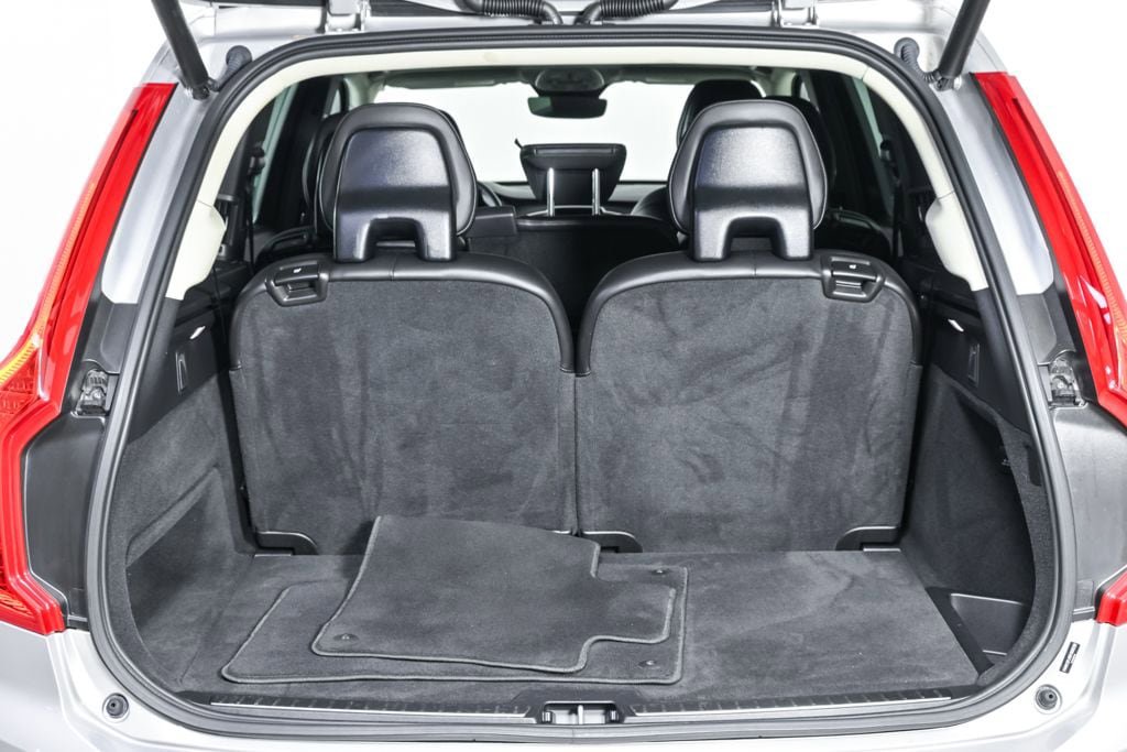 Certified 2025 Volvo XC90 B5 Core AWD/4WD image 32