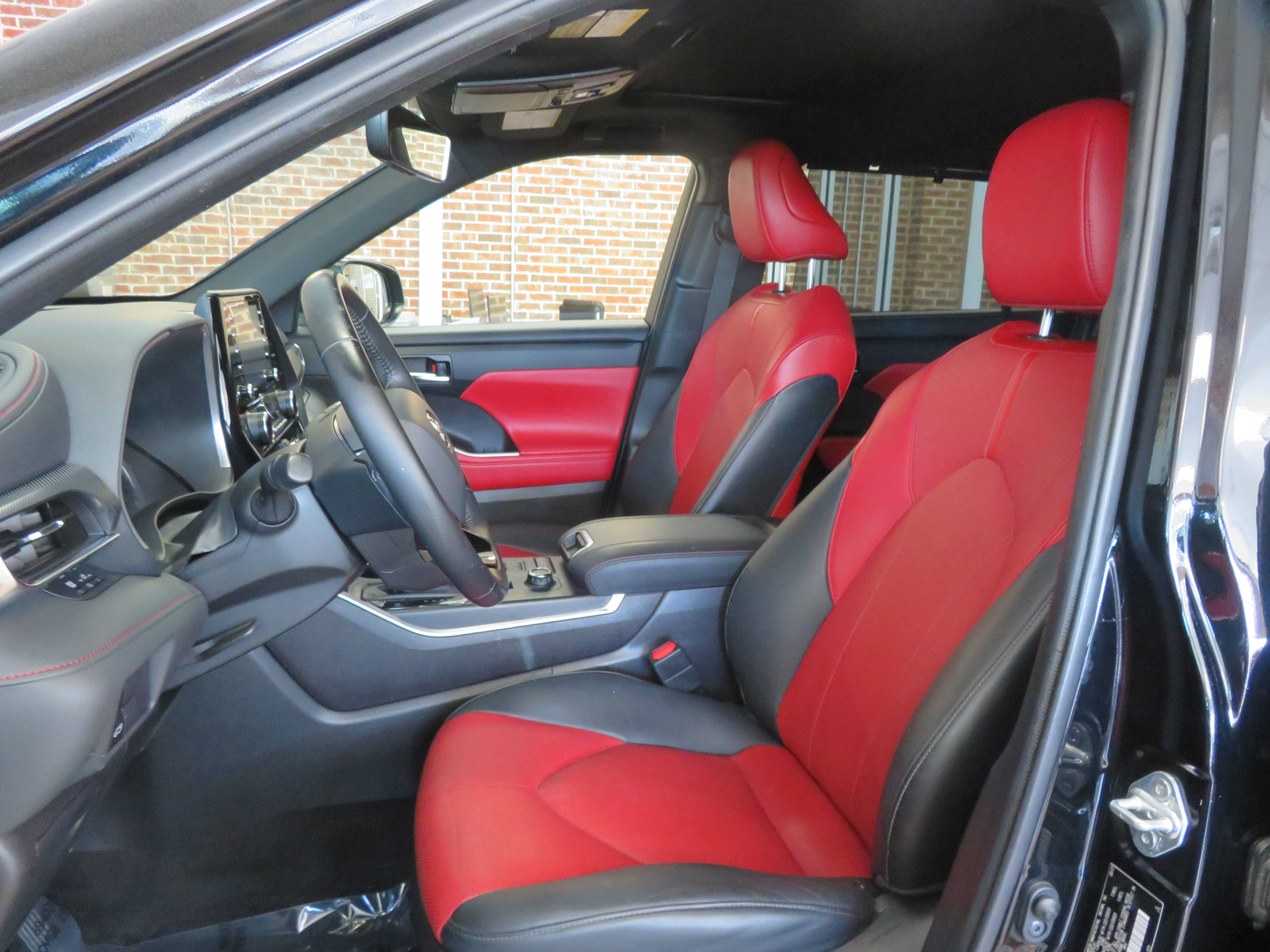 Used 2021 Toyota Highlander XSE AWD/4WD image 15