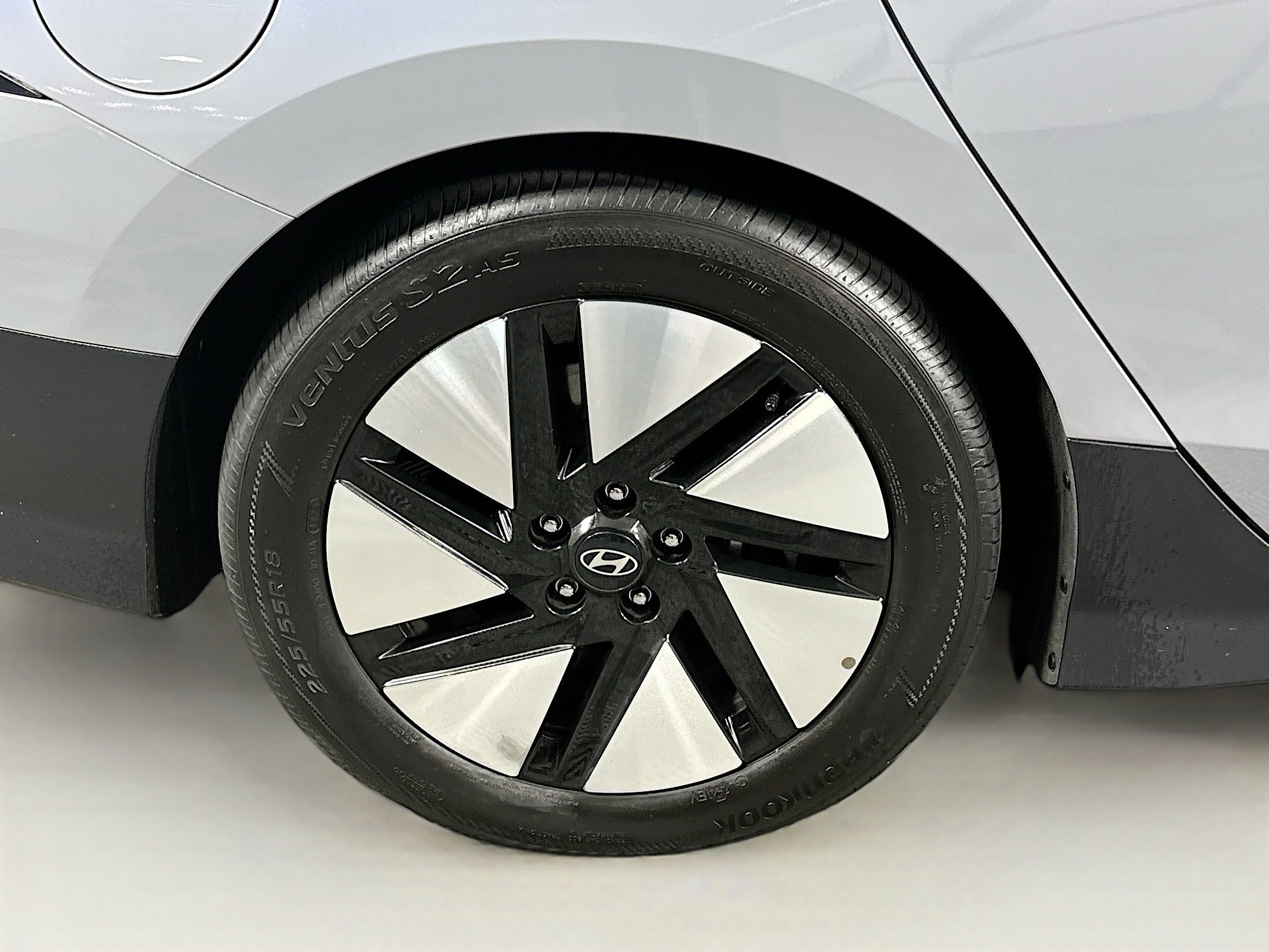 Used 2024 Hyundai Ioniq 6 SE RWD image 11