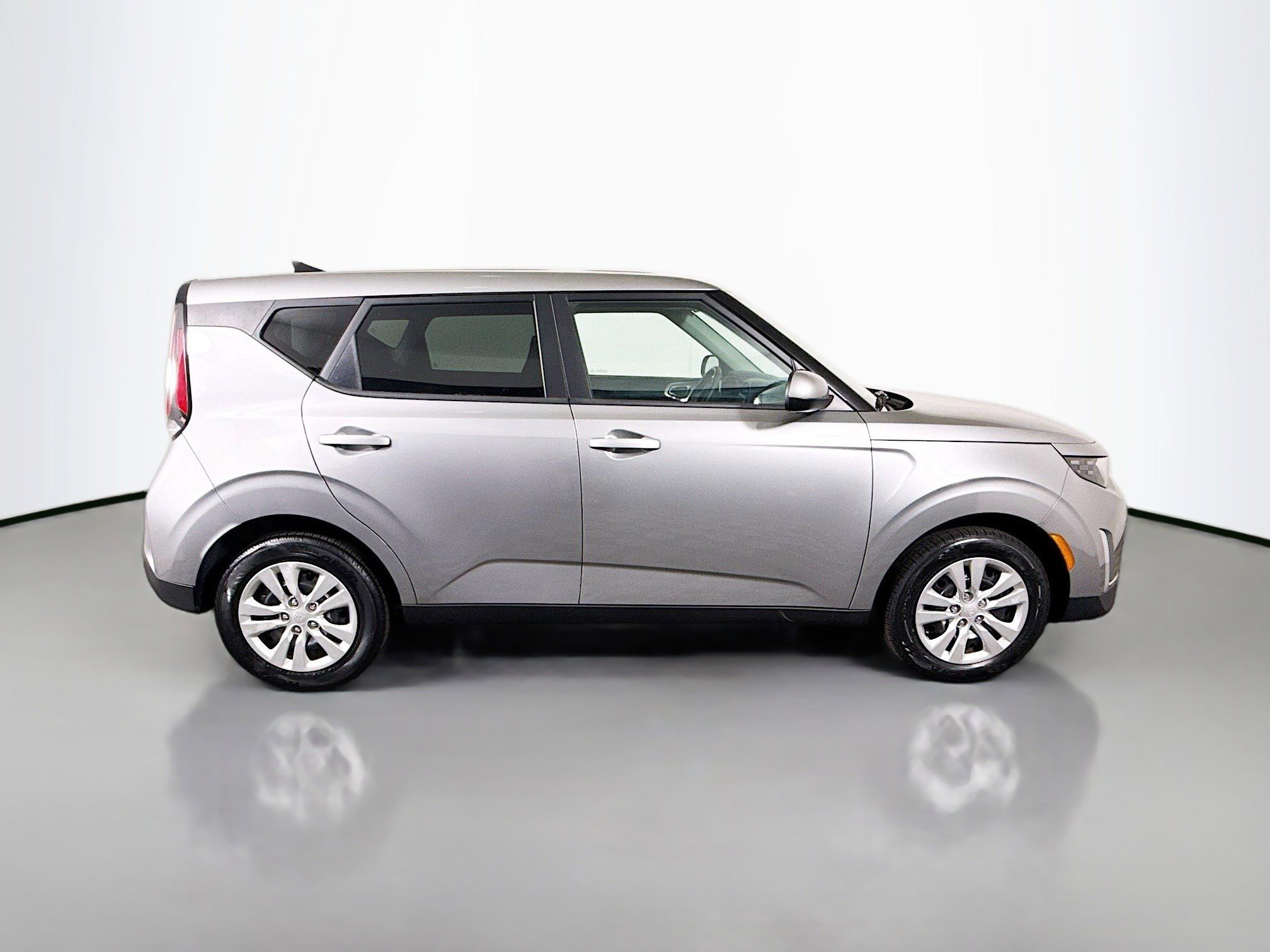 Used 2025 Kia Soul LX w/ LX Technology Package image 11