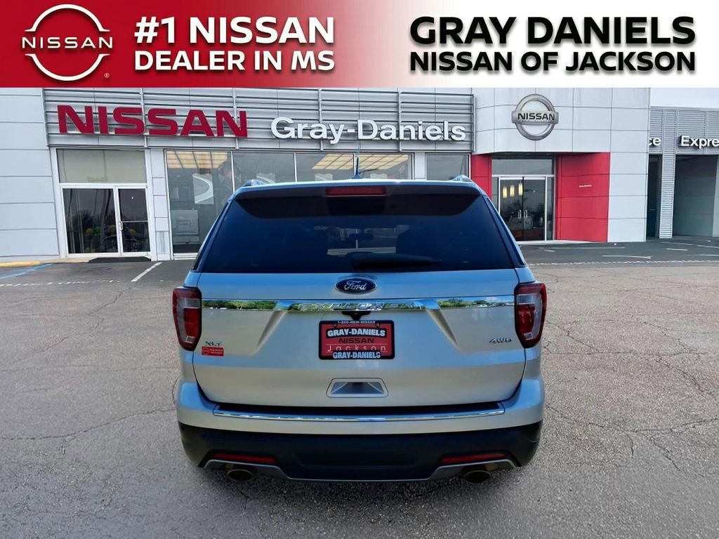 Used 2018 Ford Explorer XLT w/ Equipment Group 201A AWD/4WD image 6