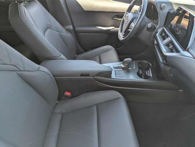 Used 2025 Lexus UX 300h FWD w/ Accessory Package (Z2) image 11