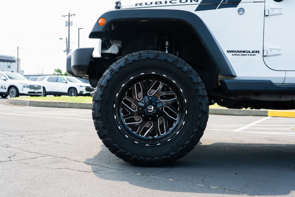 Used 2016 Jeep Wrangler Unlimited Rubicon w/ Connectivity Group AWD/4WD image 8