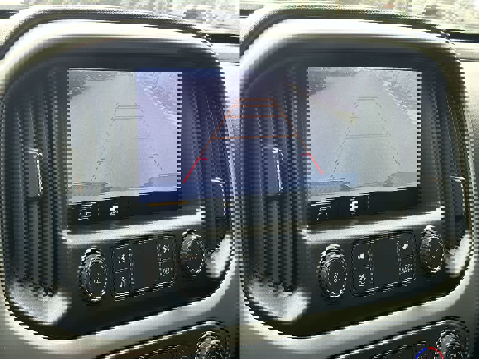 Used 2019 Chevrolet Colorado ZR2 image 24