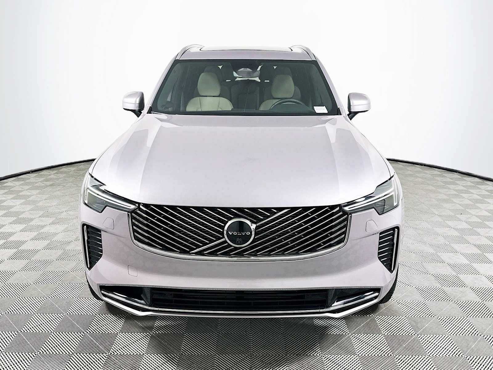 New 2026 Volvo XC90 T8 Plus w/ Protection Package Premier AWD/4WD image 2