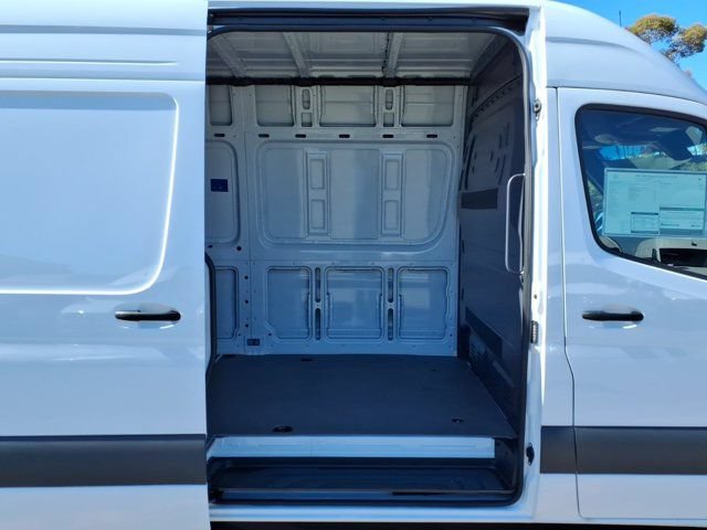 New 2025 Mercedes-Benz eSprinter 170 Cargo image 23