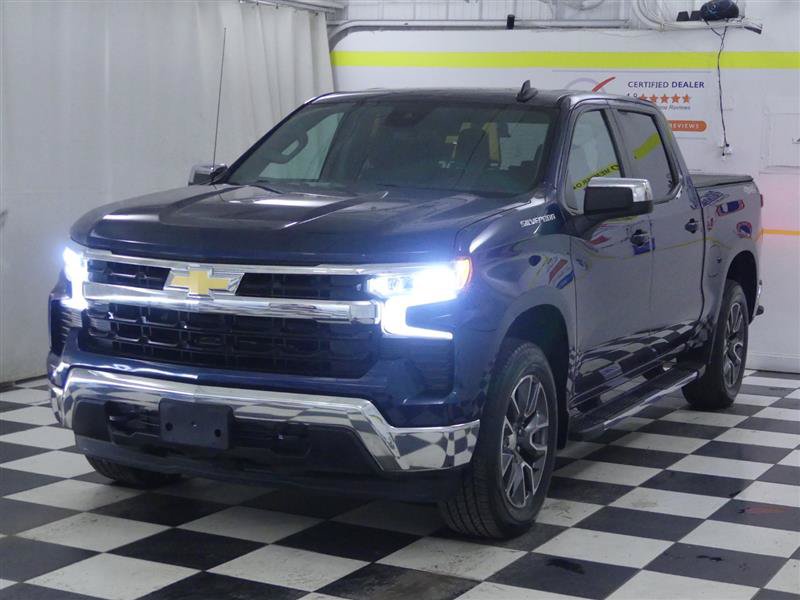 Used 2022 Chevrolet Silverado 1500 LT AWD/4WD image 4