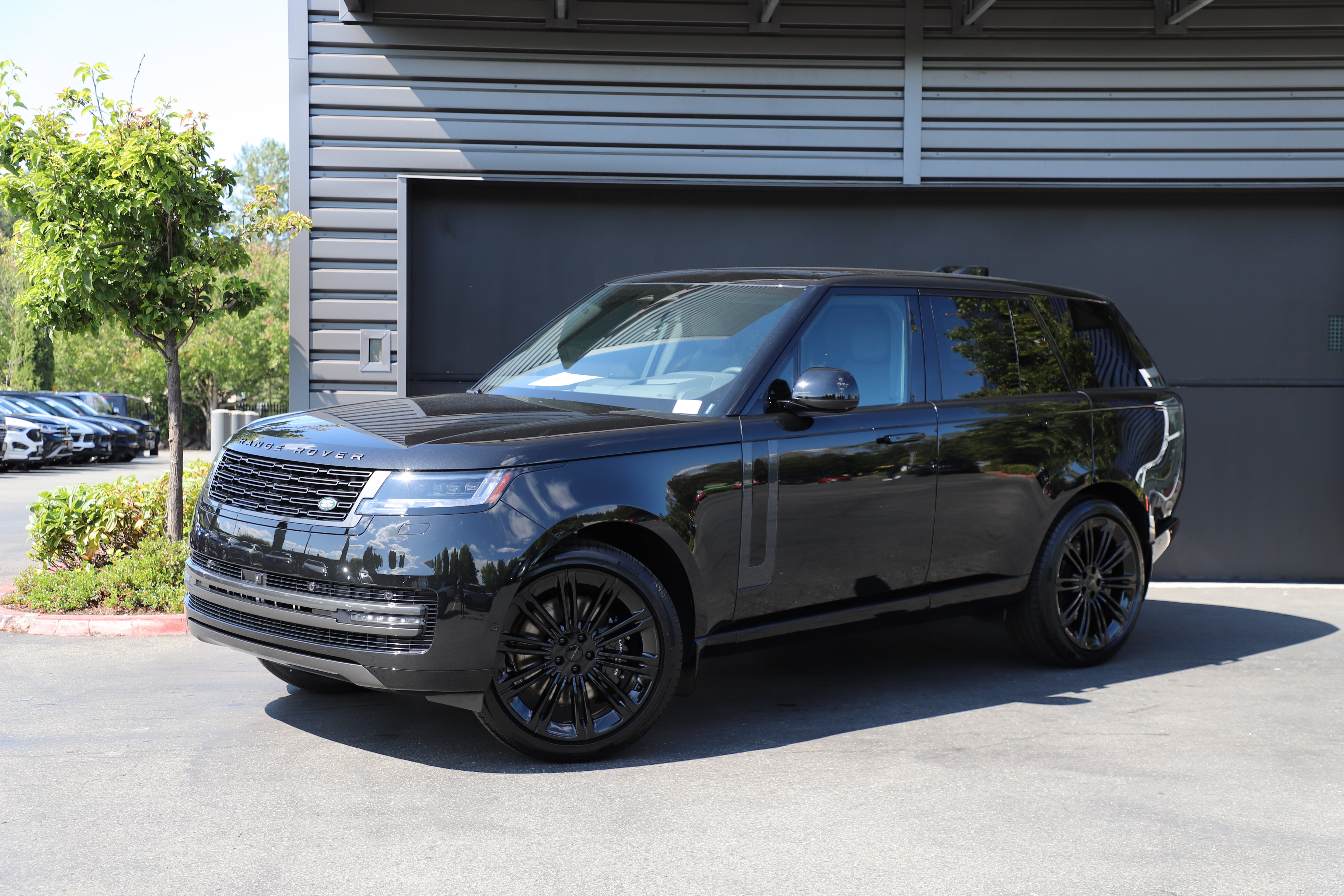 New 2026 Land Rover Range Rover SE AWD/4WD image 1